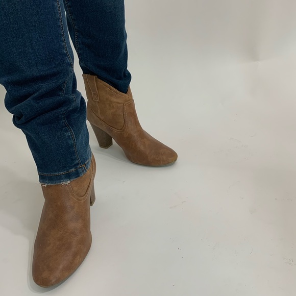 Old Navy Ankle Boots size 9 - Picture 1 of 7